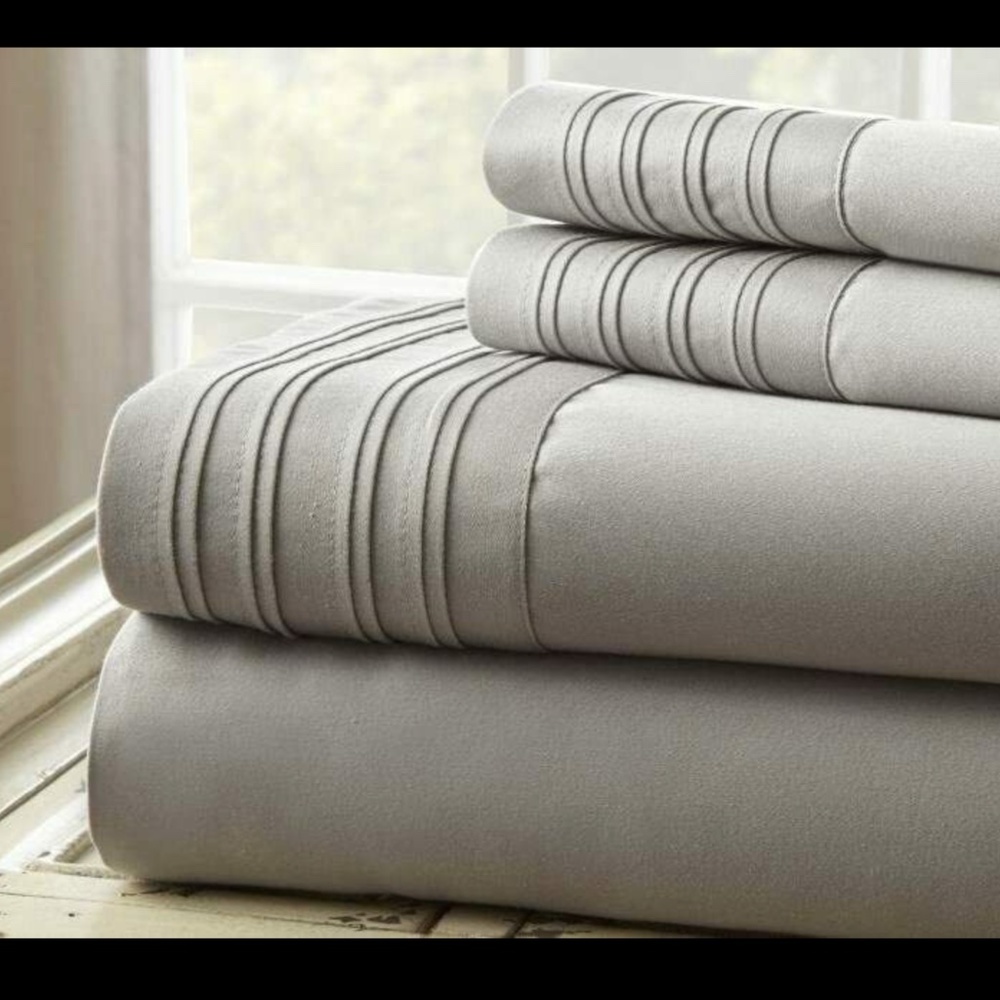 Pacific Coast Textiles 4 PC 1000 TC Sheet‎ Set King